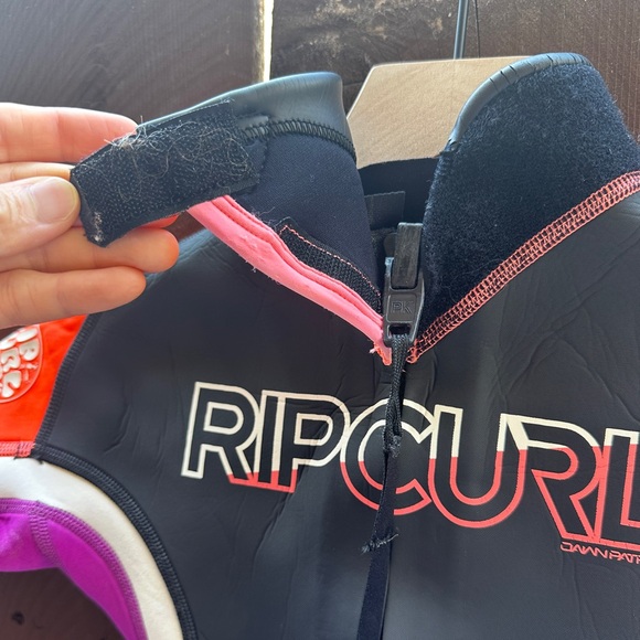 Ripcurl wetsuit size Junior 12 - Picture 6 of 11